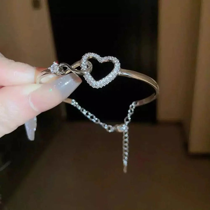 Janissa - Infinity Heart Bracelet