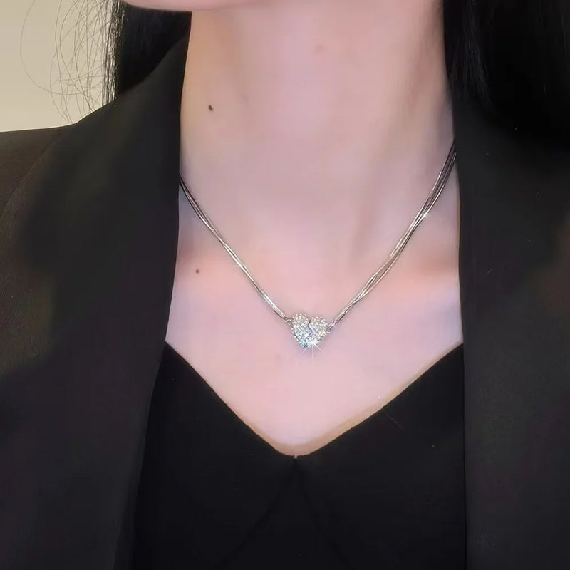 Ellie - Magnetic Heart Necklace