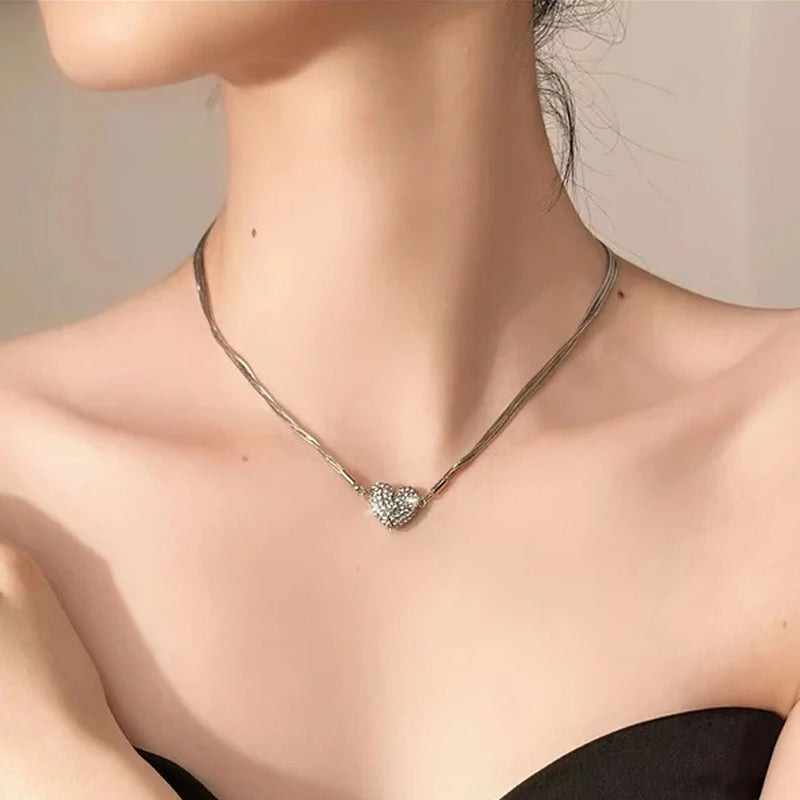 Ellie - Magnetic Heart Necklace