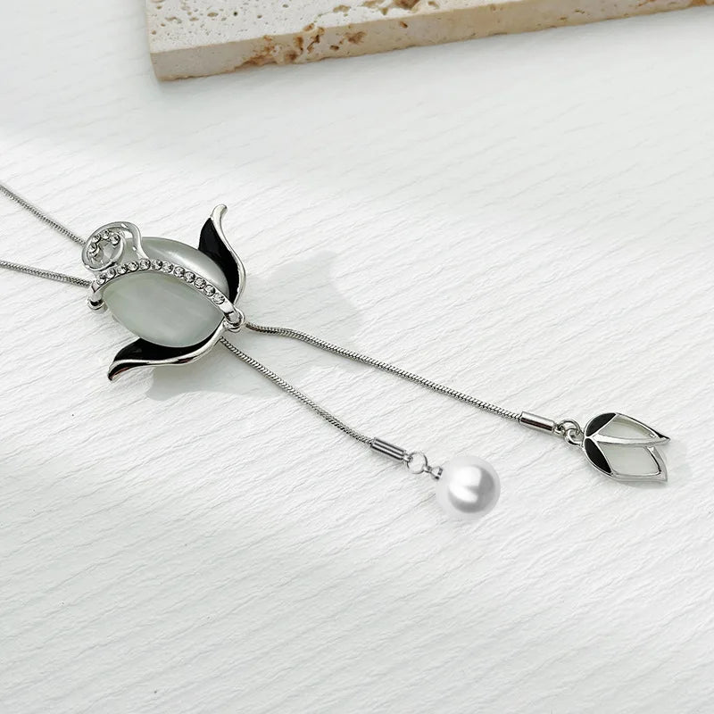 Shayla - Elegant Flower Necklace
