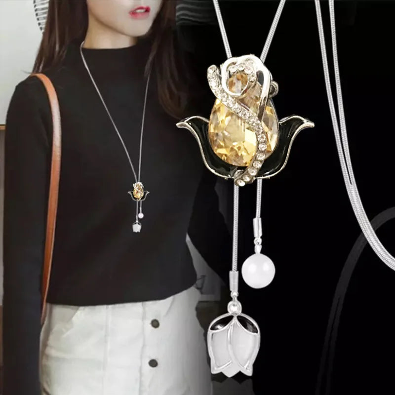 Shayla - Elegant Flower Necklace
