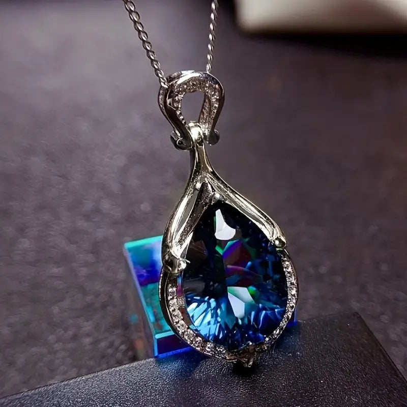 Alindra - Midnight Teardrop Necklace