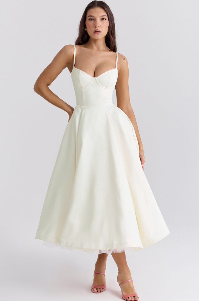 Alma - Classic Elegance Dress